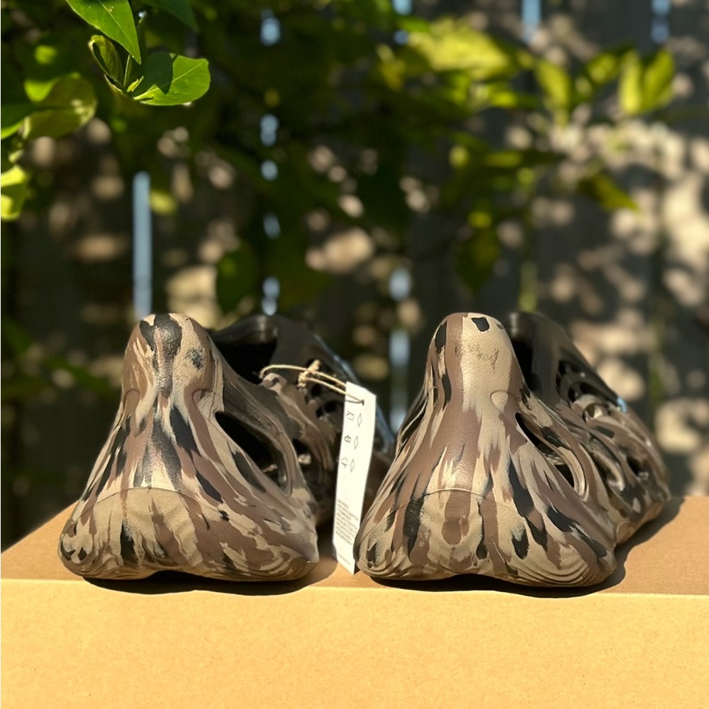 Yeezy Foam Runner - Picture 4 of 4